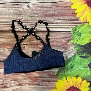 NWT Mandalynn Daisy Trim Bikini Top Blue S